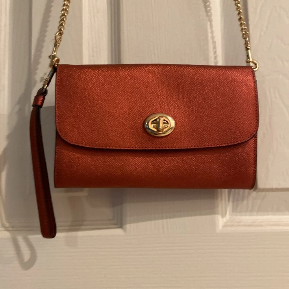 Coach Shimmering Red Crossbody Clutch, Never used with original packing - Picture 3 of 11